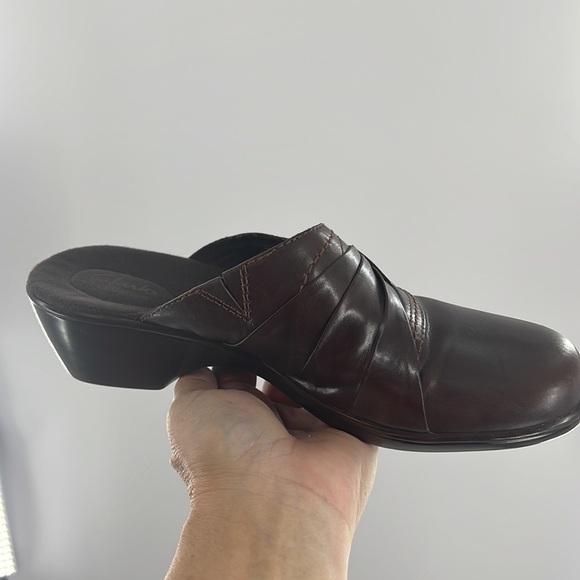 CLARKS BENDABLE’S SLIP ON MULE BROWN SIZE 8.5 - Picture 7 of 7